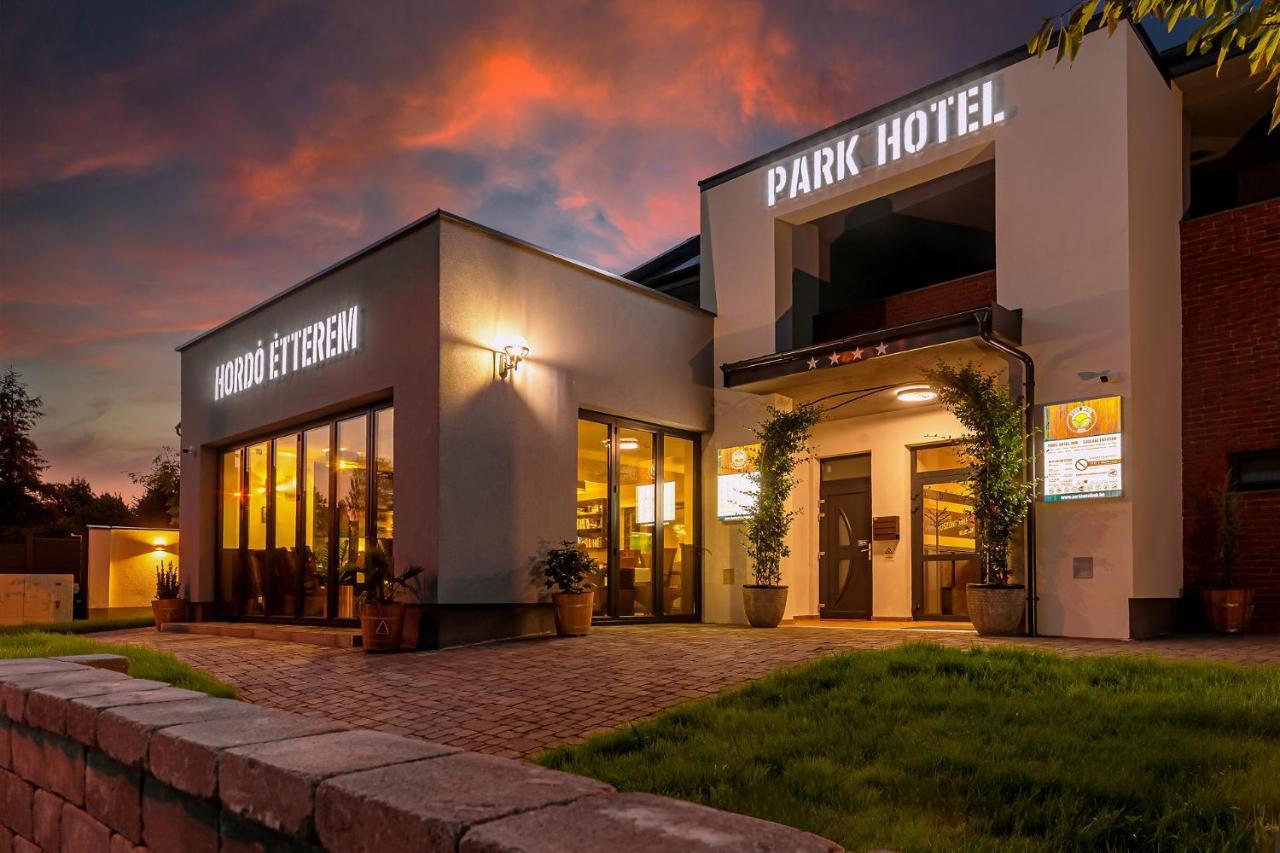 Park Hotel Buek-Buekfuerdo Exterior photo