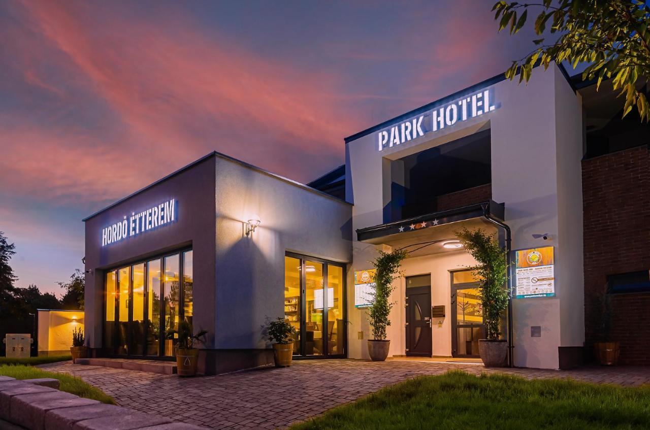 Park Hotel Buek-Buekfuerdo Exterior photo