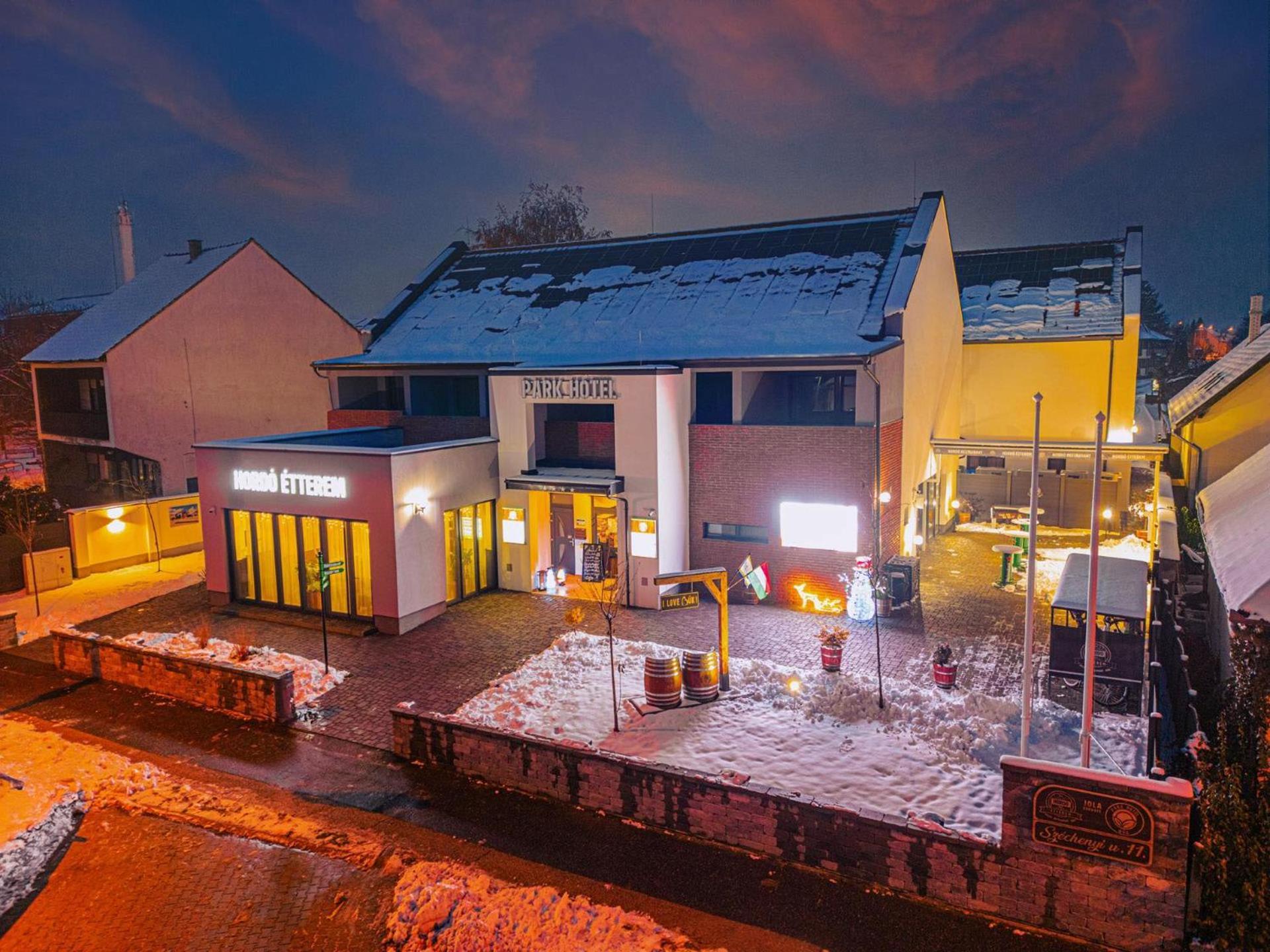 Park Hotel Buek-Buekfuerdo Exterior photo