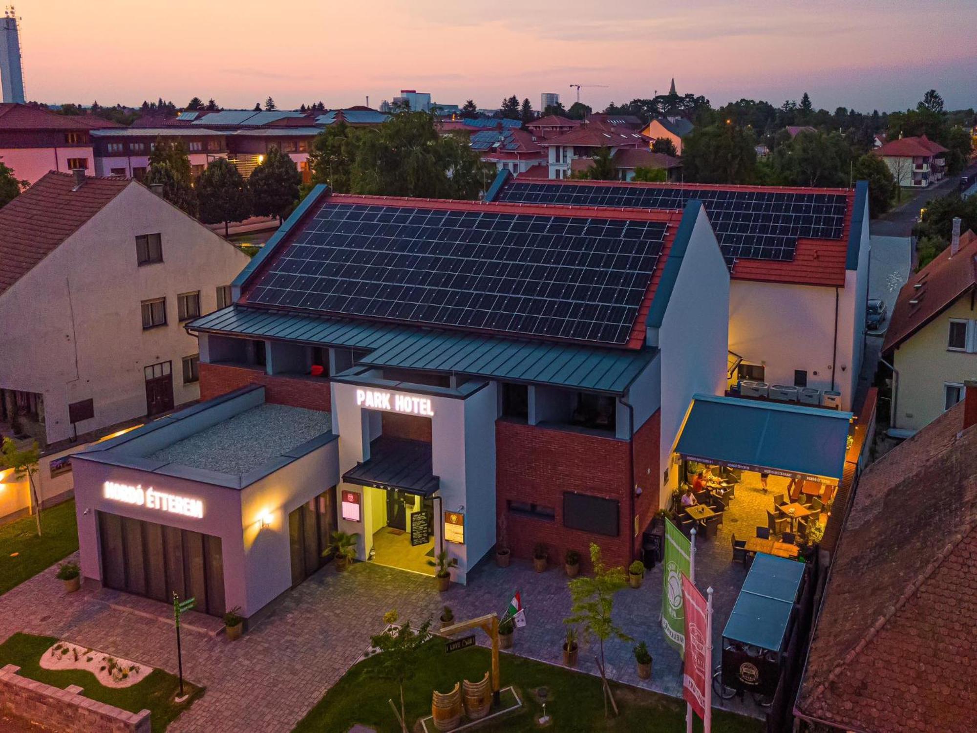 Park Hotel Buek-Buekfuerdo Exterior photo
